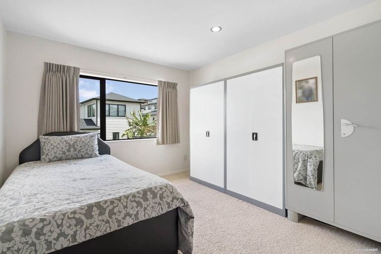 Photo of property in 23 Platinum Rise, Ranui, Auckland, 0612