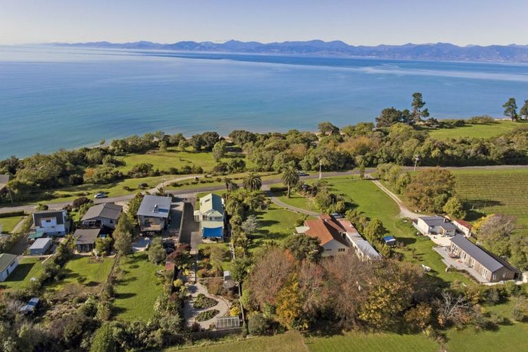 Photo of property in 14 Cliff Road, Tasman, Upper Moutere, 7173