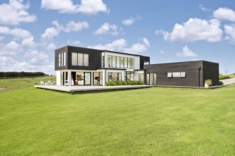 Photo of property in 160 Batty Road, Kingseat, Papakura, 2580