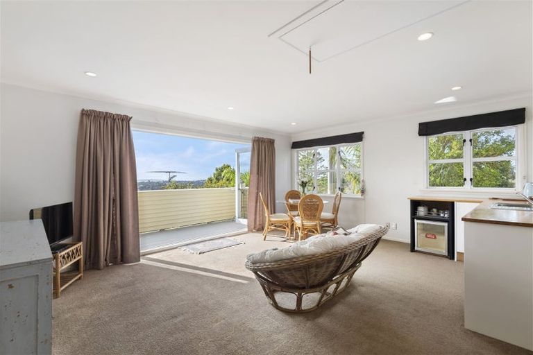 Photo of property in 113 Carlisle Road, Torbay, Auckland, 0632