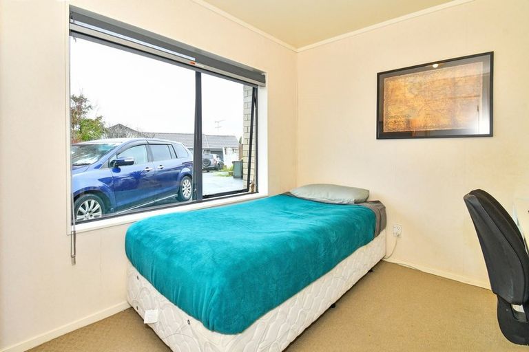 Photo of property in 20 Randwick Place, Randwick Park, Auckland, 2105