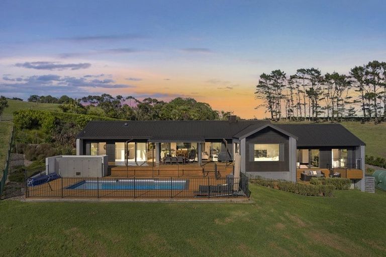 Photo of property in 142 Hauora Lane, Waitoki, Kaukapakapa, 0871