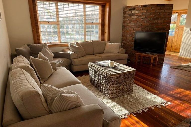 Photo of property in 8 Argyle Avenue, Takaro, Palmerston North, 4410