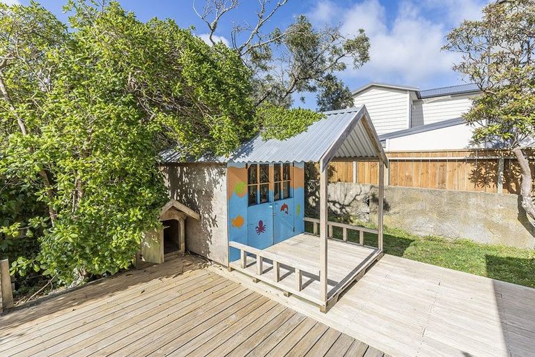 Photo of property in 50 Sheridan Terrace, Johnsonville, Wellington, 6037