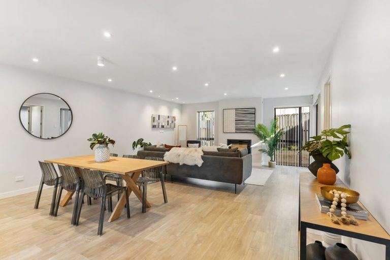 Photo of property in 38a Links Road, New Lynn, Auckland, 0600