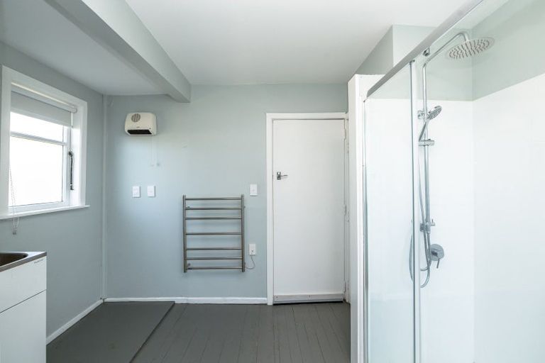 Photo of property in 15 Woodward Street East, Featherston, 5710