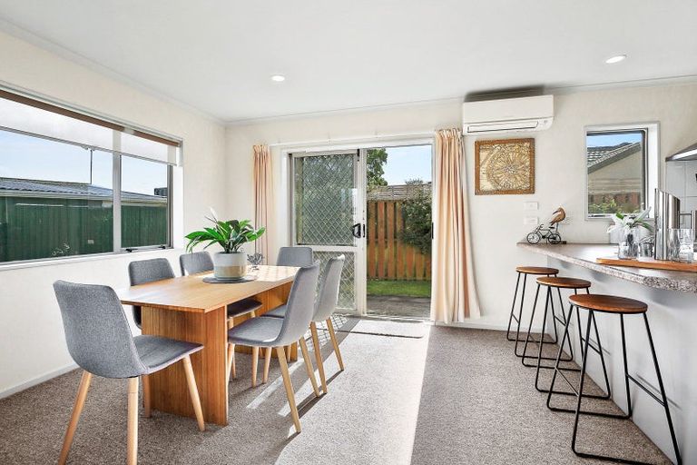 Photo of property in 18b Abergeldie Way, Cambridge, 3434