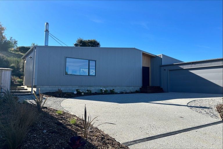 Photo of property in 21 Tomtit Crescent, Lake Hawea, 9382