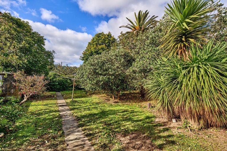 Photo of property in 96 Molesworth Street, Taita, Lower Hutt, 5011