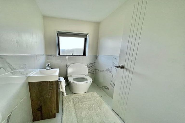 Photo of property in 46a Golfland Drive, Golflands, Auckland, 2013