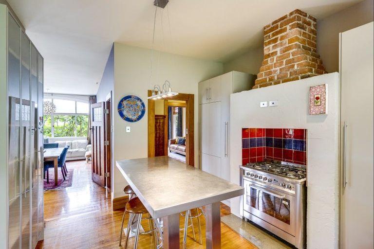 Photo of property in 8 Brewster Street, Bluff Hill, Napier, 4110