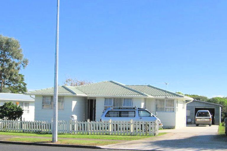 Photo of property in 55 Othello Drive, Clover Park, Auckland, 2023
