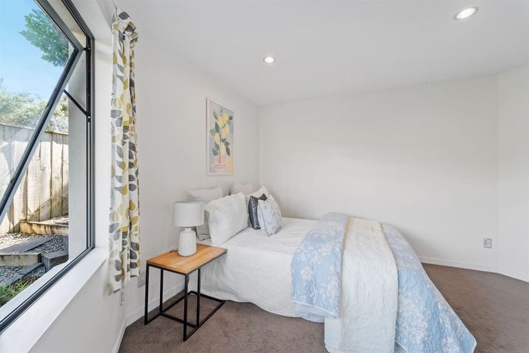 Photo of property in 25 Ballyboe Place, Pinehill, Auckland, 0632