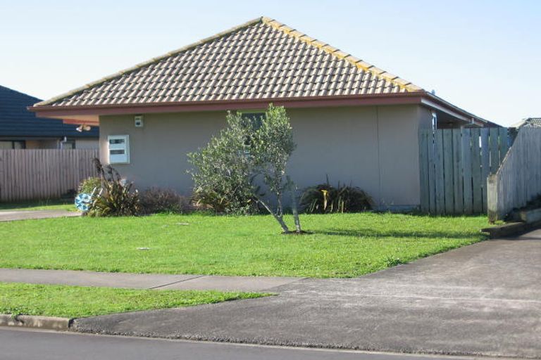 Photo of property in 12 Robin Brooke Drive, Flat Bush, Auckland, 2019
