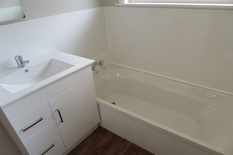 Photo of property in 11 Snell Grove, Clouston Park, Upper Hutt, 5018