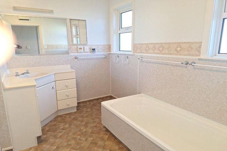 Photo of property in 70 Heretaunga Street, Petone, Lower Hutt, 5012