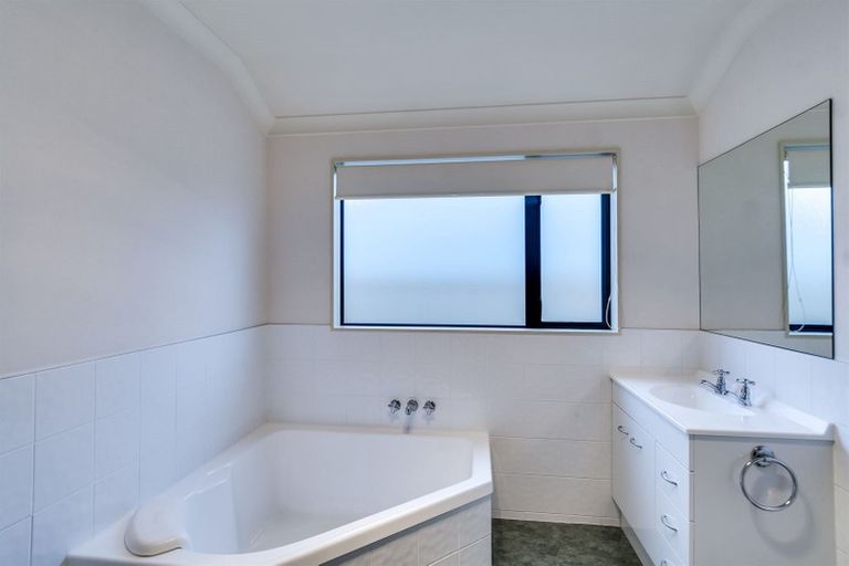 Photo of property in 142a Gloucester Street, Taradale, Napier, 4112