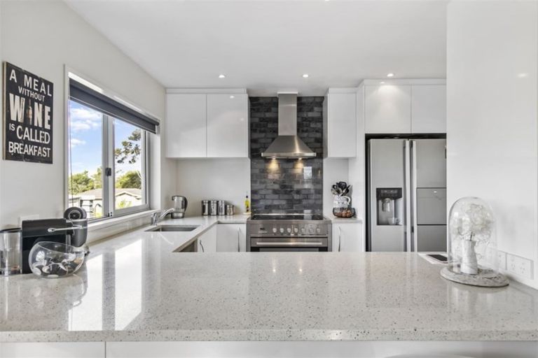 Photo of property in 45 San Valentino Drive, Henderson, Auckland, 0612