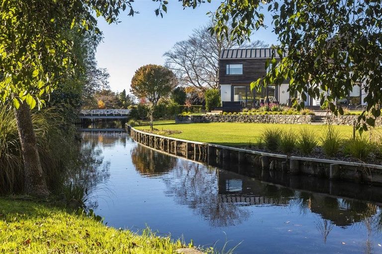 Photo of property in 11 Pentlow Place, Fendalton, Christchurch, 8052