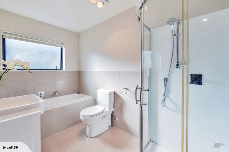 Photo of property in 16 Cityview Place, Massey, Auckland, 0614