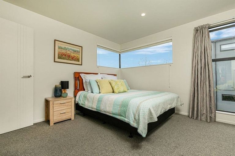 Photo of property in 21 Carder Court, Hobsonville, Auckland, 0618