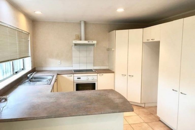 Photo of property in 2/15 Tolben Place, Golflands, Auckland, 2013