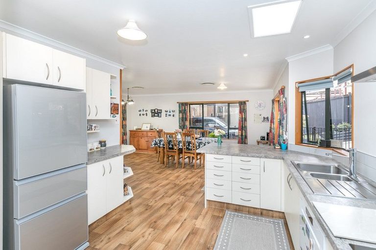 Photo of property in 64 Dixon Road, Glenview, Hamilton, 3206