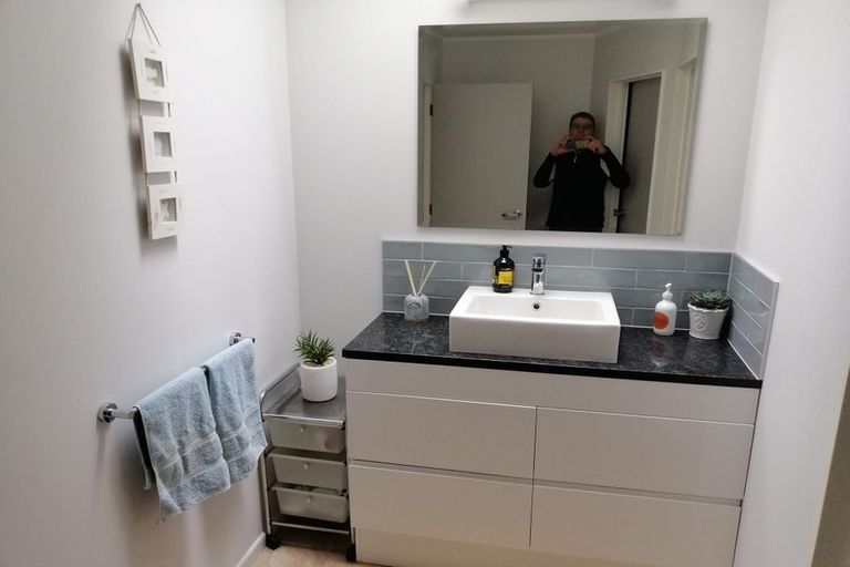 Photo of property in 24 Montclair Rise, Browns Bay, Auckland, 0630