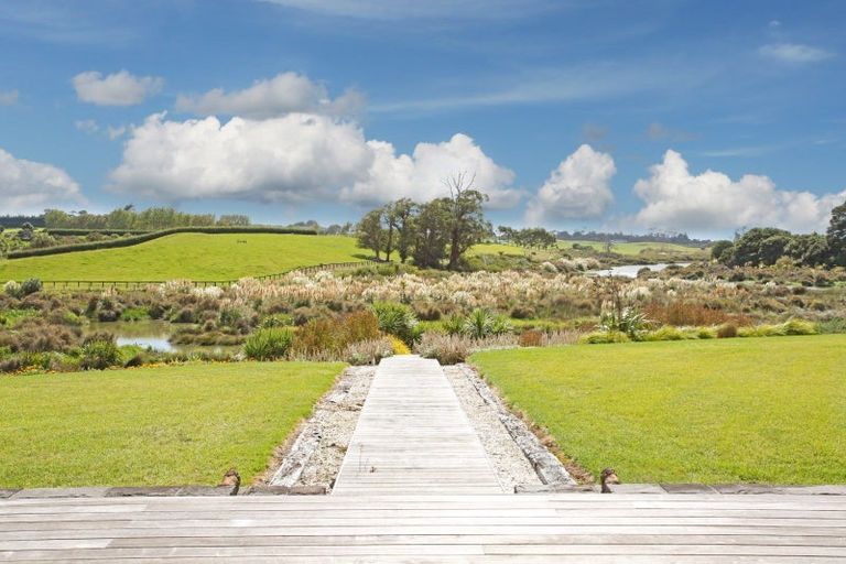 Photo of property in 80a Blackbridge Road, Karaka, Papakura, 2580