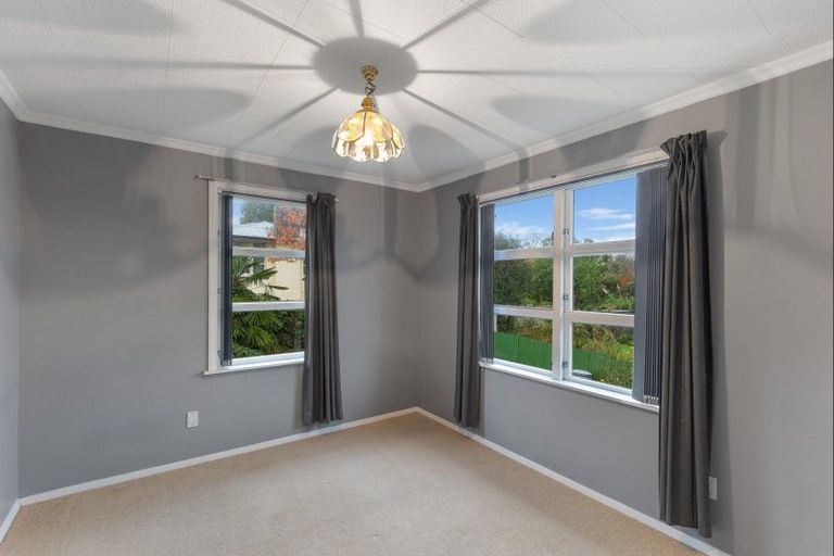 Photo of property in 2 Argyle Avenue, Levin, 5510