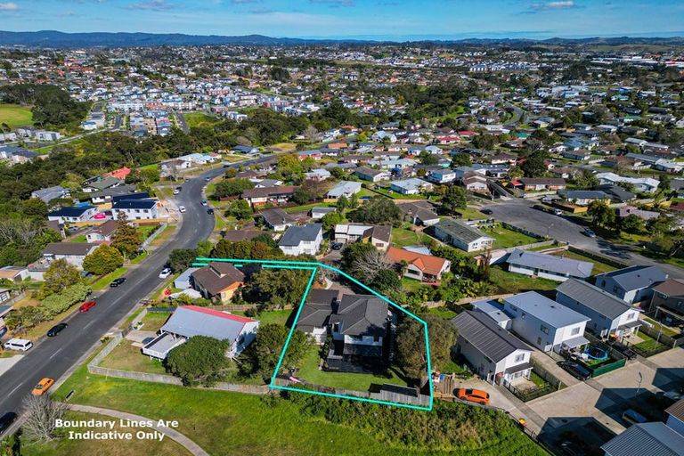 Photo of property in 44 West Harbour Drive, West Harbour, Auckland, 0618