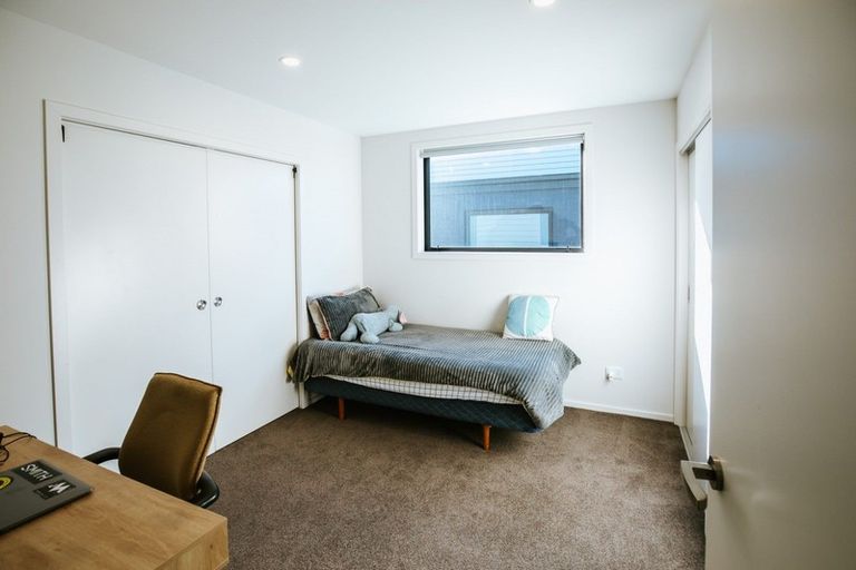 Photo of property in 4 Matakanui Lane, Wanaka, 9305