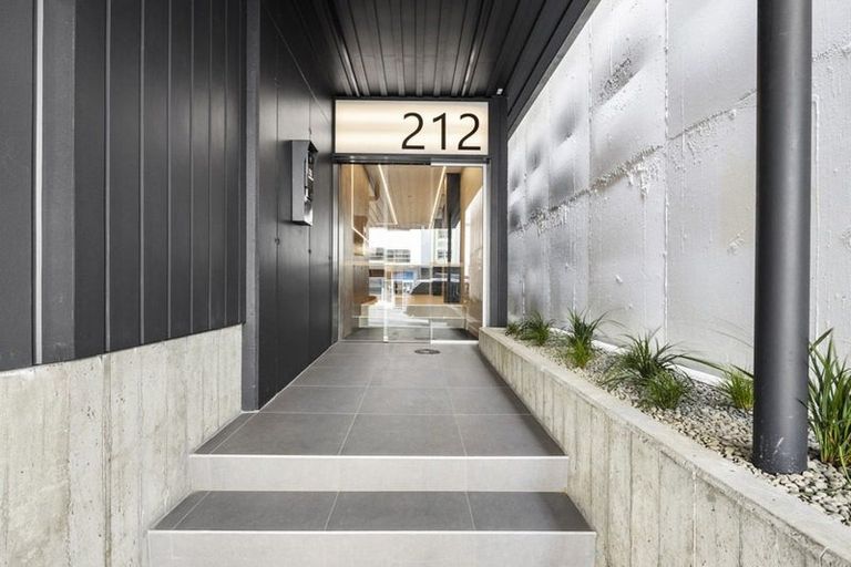 Photo of property in 201/212 Willis Street, Te Aro, Wellington, 6011