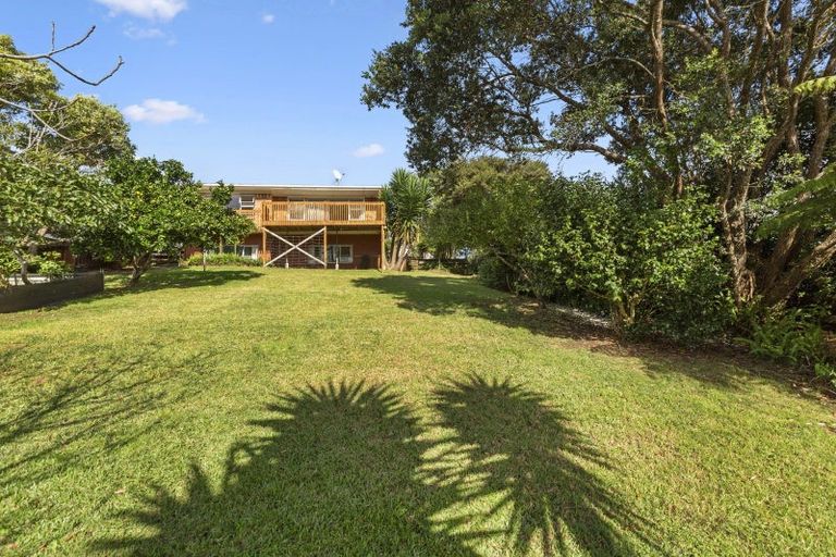 Photo of property in 35 Lorenzen Bay Road, Raglan, 3225