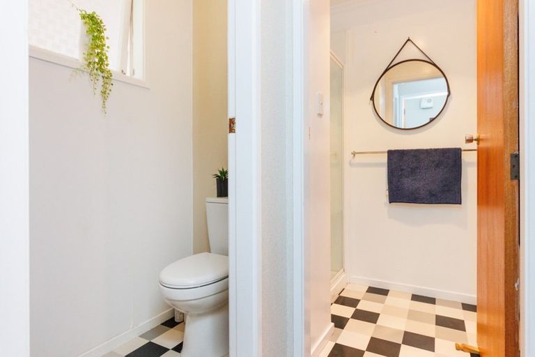 Photo of property in 1 Chilton Grove, Hokowhitu, Palmerston North, 4410