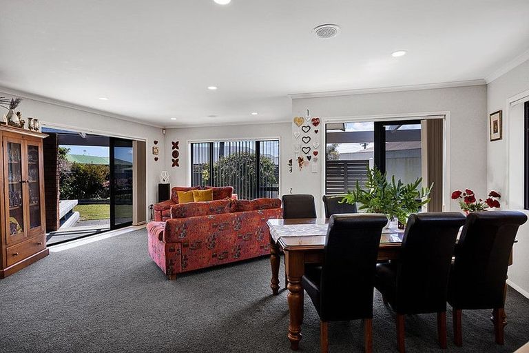 Photo of property in 36 Camberwell Road, Hawera, 4610