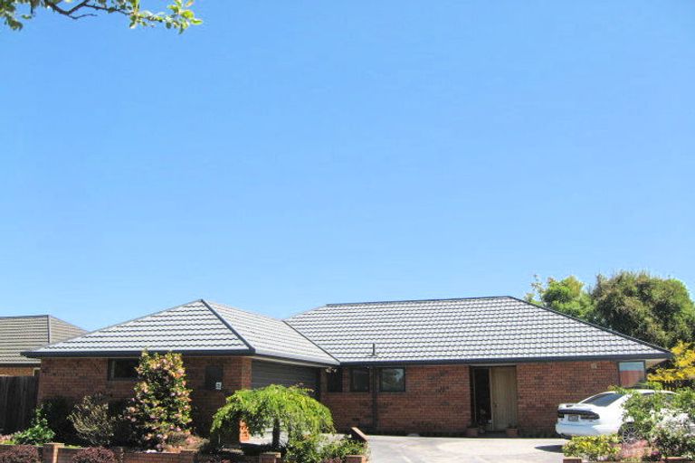 Photo of property in 19 Farquhars Road, Redwood, Christchurch, 8051