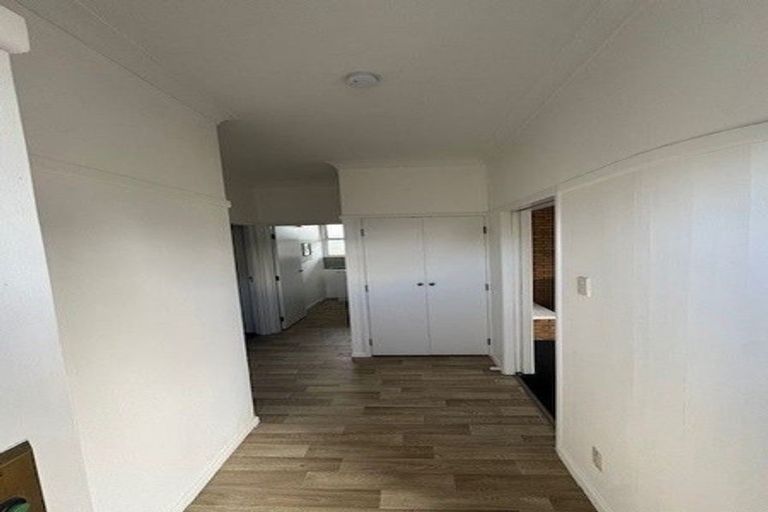 Photo of property in 282 Great North Road, Henderson, Auckland, 0612