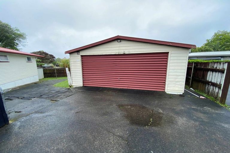 Photo of property in 38a Woodglen Road, Glen Eden, Auckland, 0602