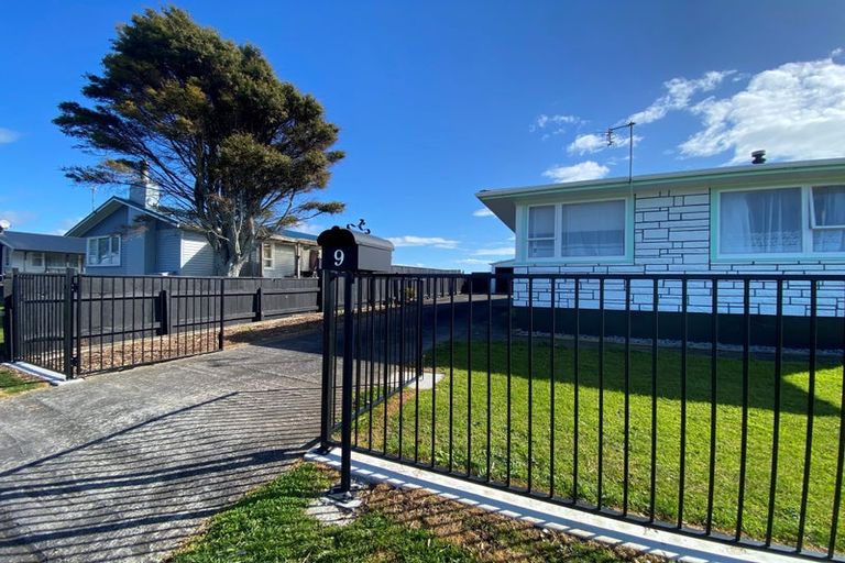 Photo of property in 9 Short Street, Waitara, 4320