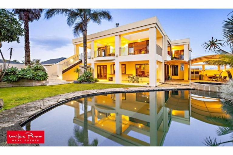 Photo of property in 54 Keywella Drive, Conifer Grove, Takanini, 2112