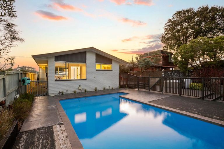 Photo of property in 28 Waitikiri Drive, Parklands, Christchurch, 8083