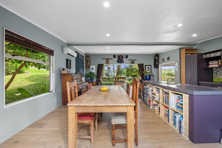 Photo of property in 5 Empressa Heights, Helensville, 0800