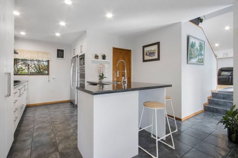 Photo of property in 28 Owen Place, Omokoroa, 3114