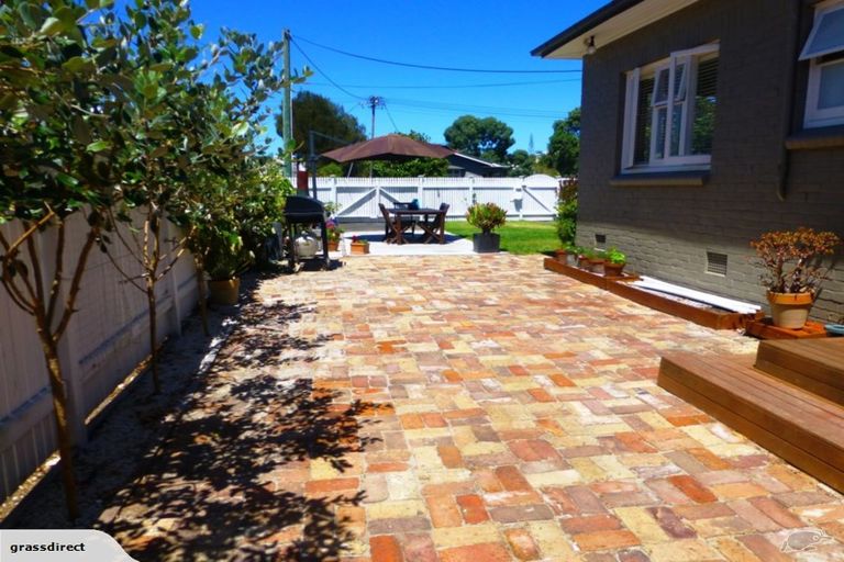 Photo of property in 6 Nelson Avenue, Northcote Point, Auckland, 0627