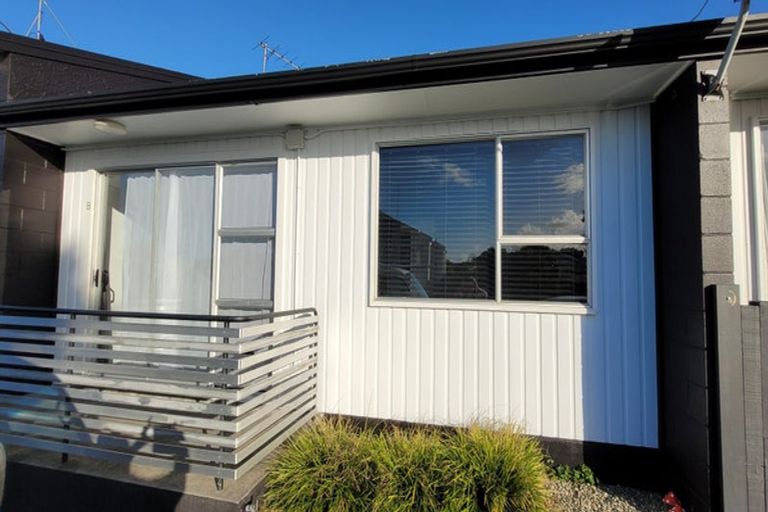Photo of property in 76b Eliot Street, New Plymouth, 4310