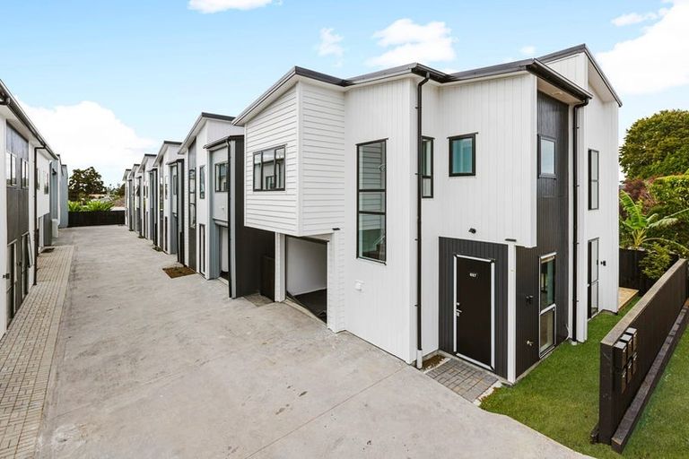 Photo of property in 697 Massey Road, Mangere, Auckland, 2022