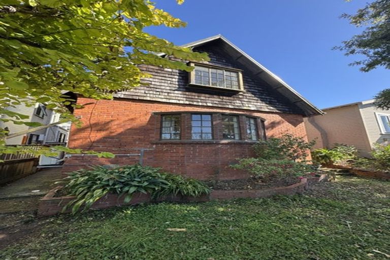 Photo of property in 4 Barton Terrace, Thorndon, Wellington, 6011