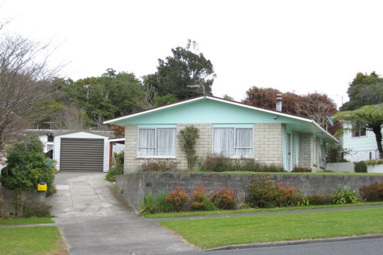 Photo of property in 81 Riversdale Drive, Merrilands, New Plymouth, 4312