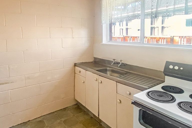 Photo of property in 1/76 Portage Road, New Lynn, Auckland, 0600